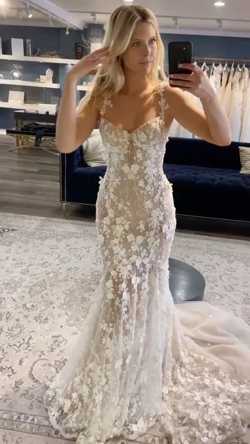 Elegant Long Mermaid Lace Applique Prom Dress Wedding Dress Evening Dress SH1079