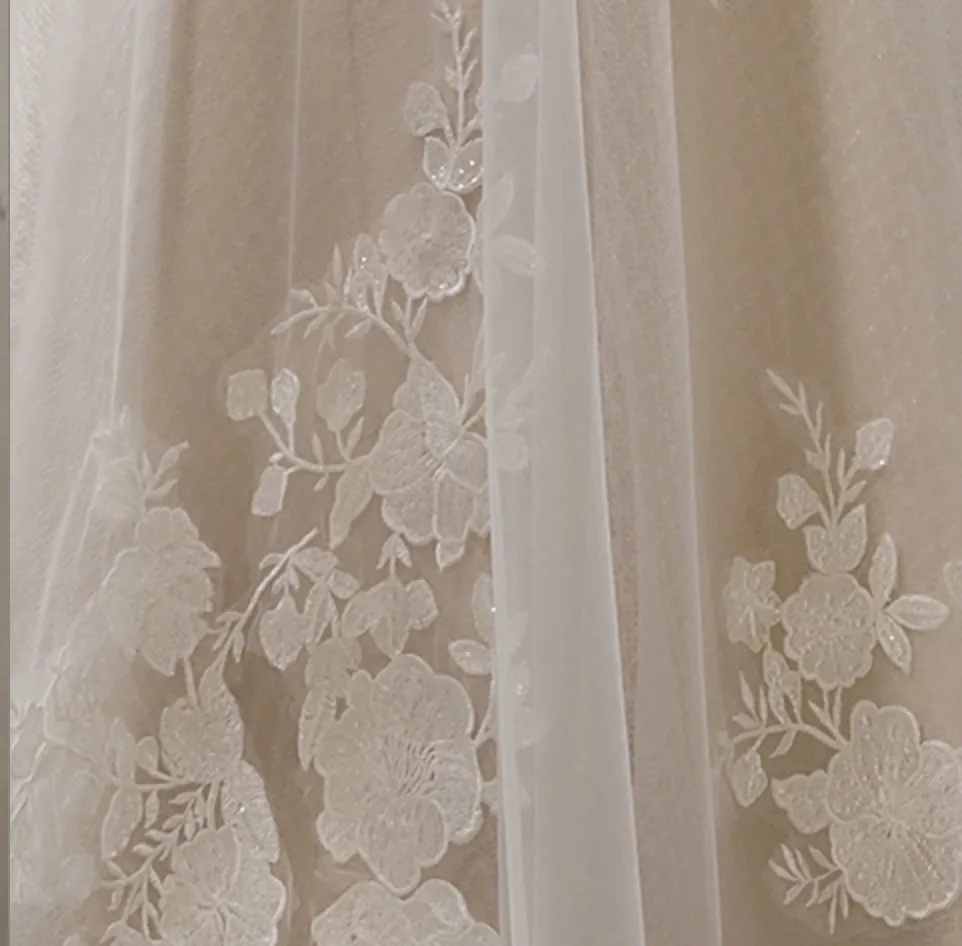 Floral Lace Wedding Dress With Detachable Off-The-Shoulder Straps