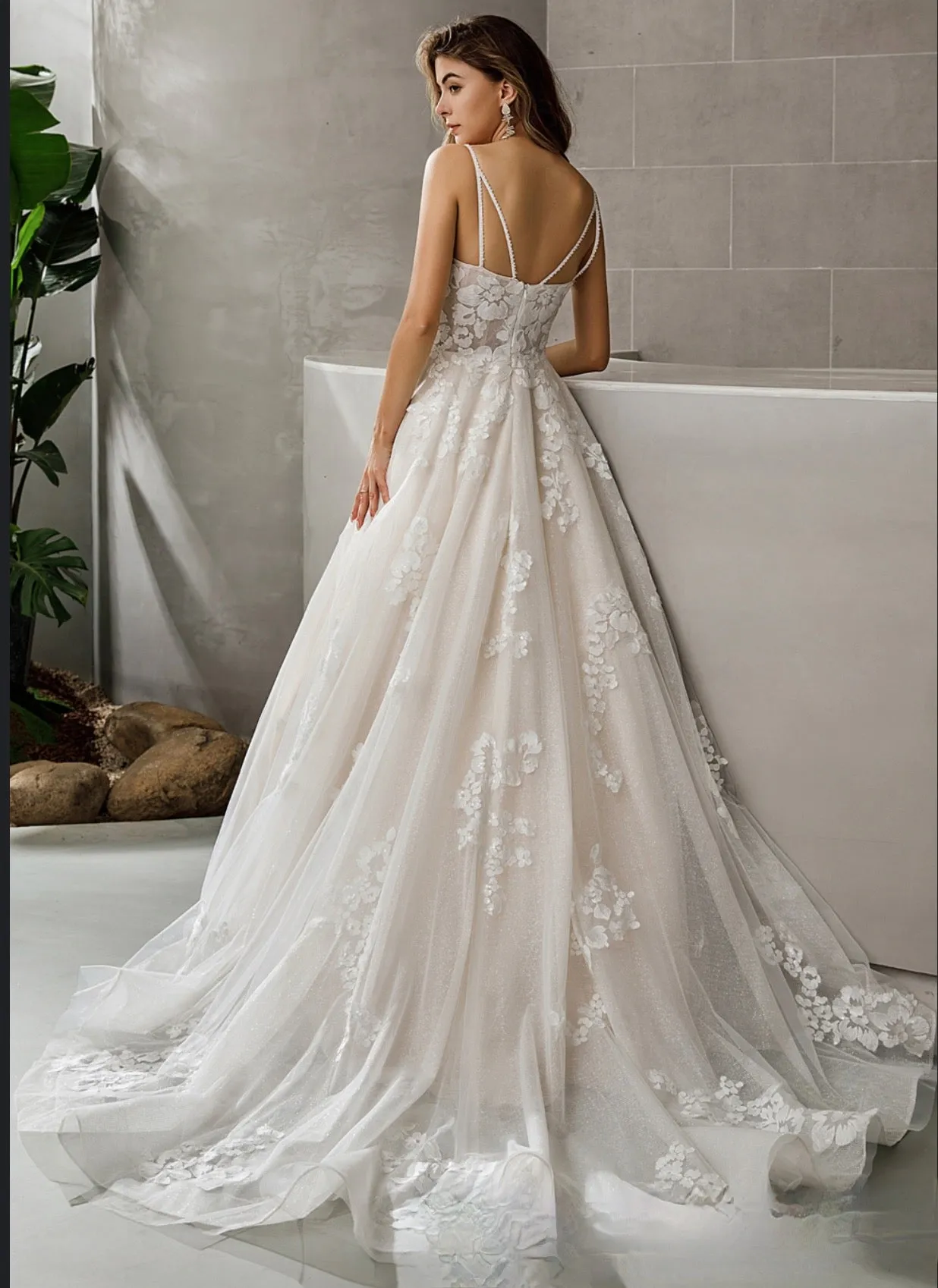 Floral Lace Wedding Dress With Detachable Off-The-Shoulder Straps
