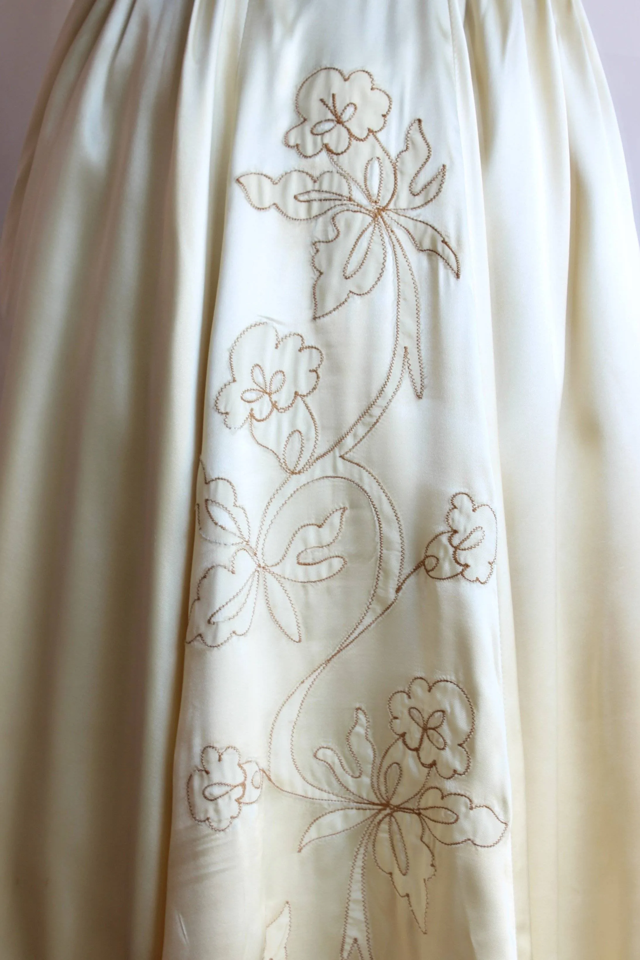 Vintage 1940s Ivory Satin Wedding Gown